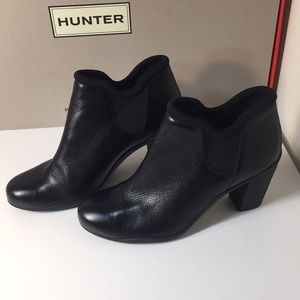 Clarks Artisan Black Leather Booties 8.5